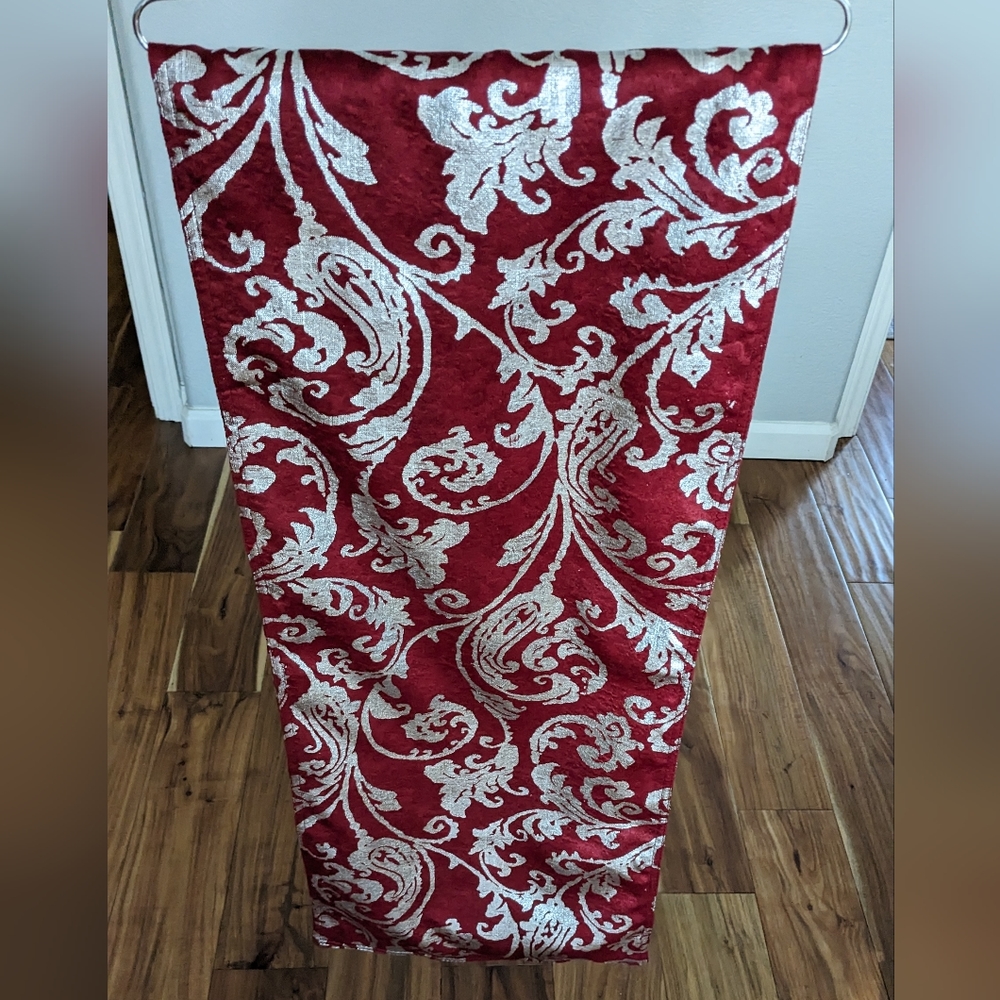 BEBE Set of 2 Table Runners approx. 14 1/2" x 71" 💖